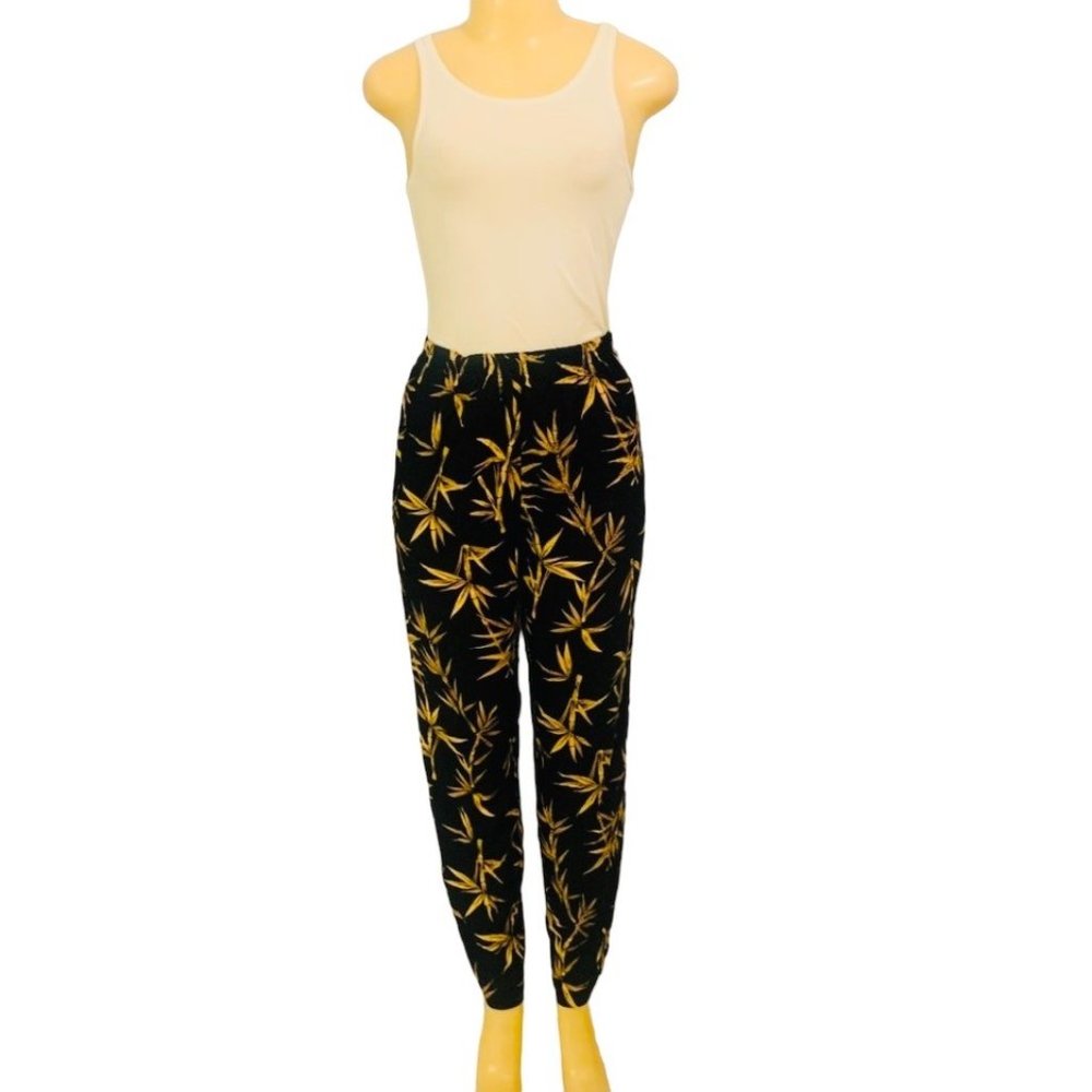 .🔥5/$30  Howard Sz 6 Women Pants
